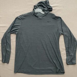Nike Hooded Long Sleeve - Lightweight Men’s XL